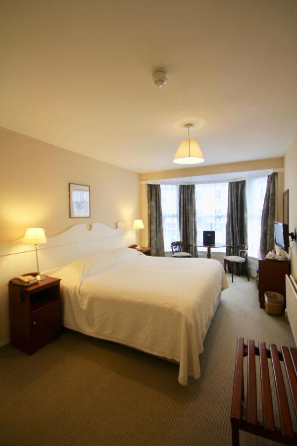 קליפדן Foyles Hotel מראה חיצוני תמונה