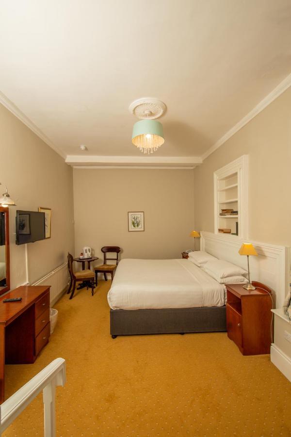קליפדן Foyles Hotel מראה חיצוני תמונה